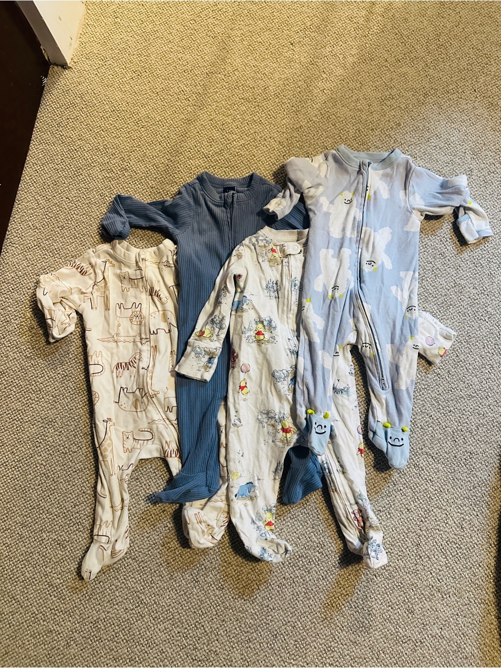 Old Navy Bundle/lot of 4 onesies 3-6mos